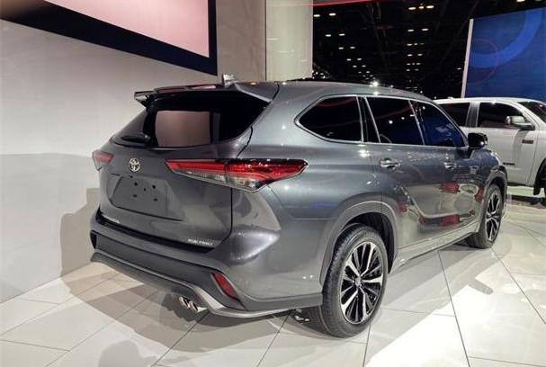 这才是最帅丰田汉兰达，6缸295马力，配高级灰车漆、双出排气！