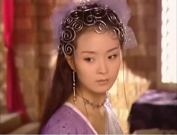 武侠剧中穿紫衣的9大女神:南宫翎美艳白飞飞冷艳,林诗音最惊艳