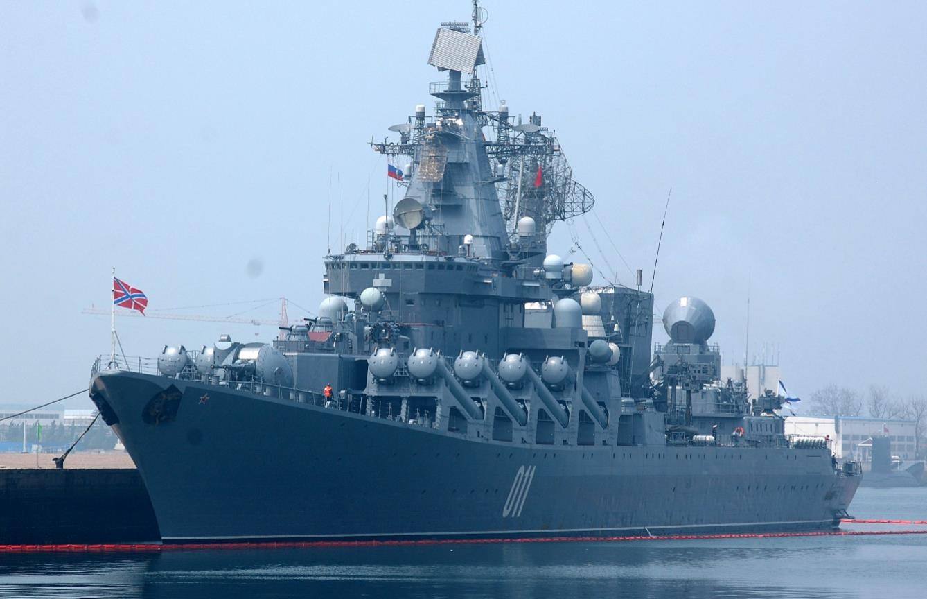 俄罗斯军舰甲板为何都涂装红色?专家坦言:就是一层防锈漆