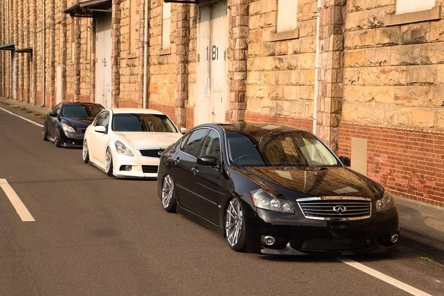 日产风雅,5万块可以买到的大排量自吸后驱房车,原厂四出排气