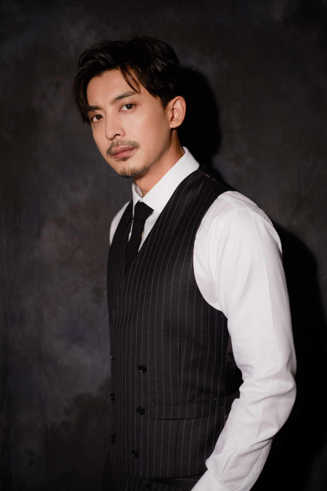 有些人表面上是张伟背地里还是达斯魔尔康金甲战士