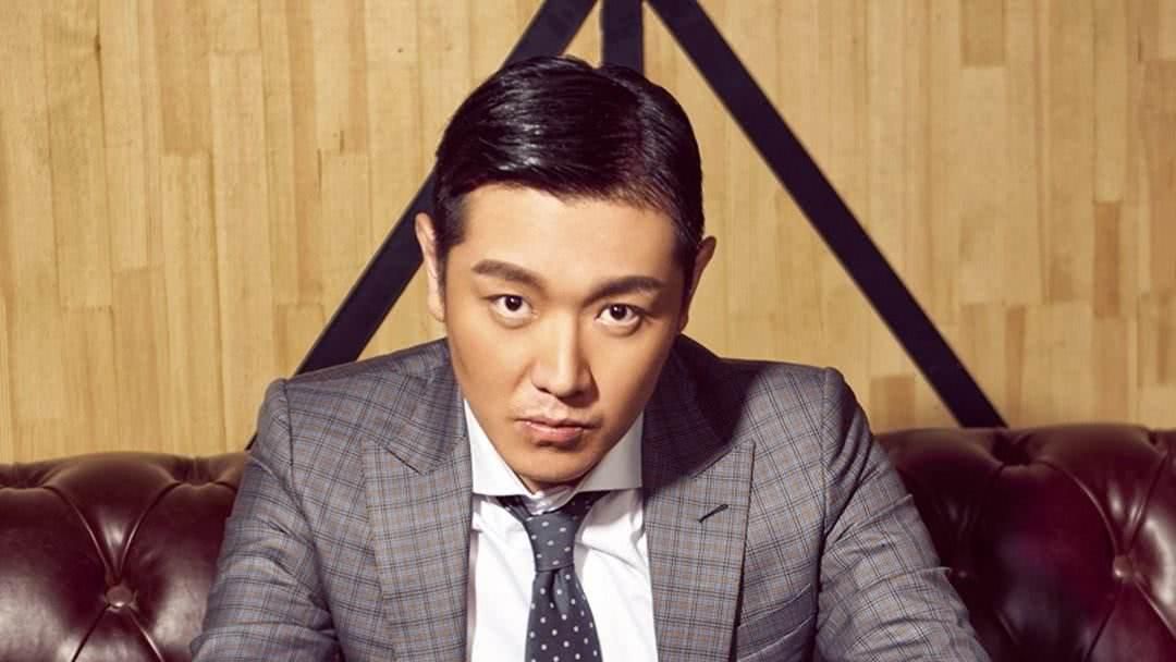 因不雅照被踢出《天天向上》,如今沦为过气网红,靠卖泡面为生