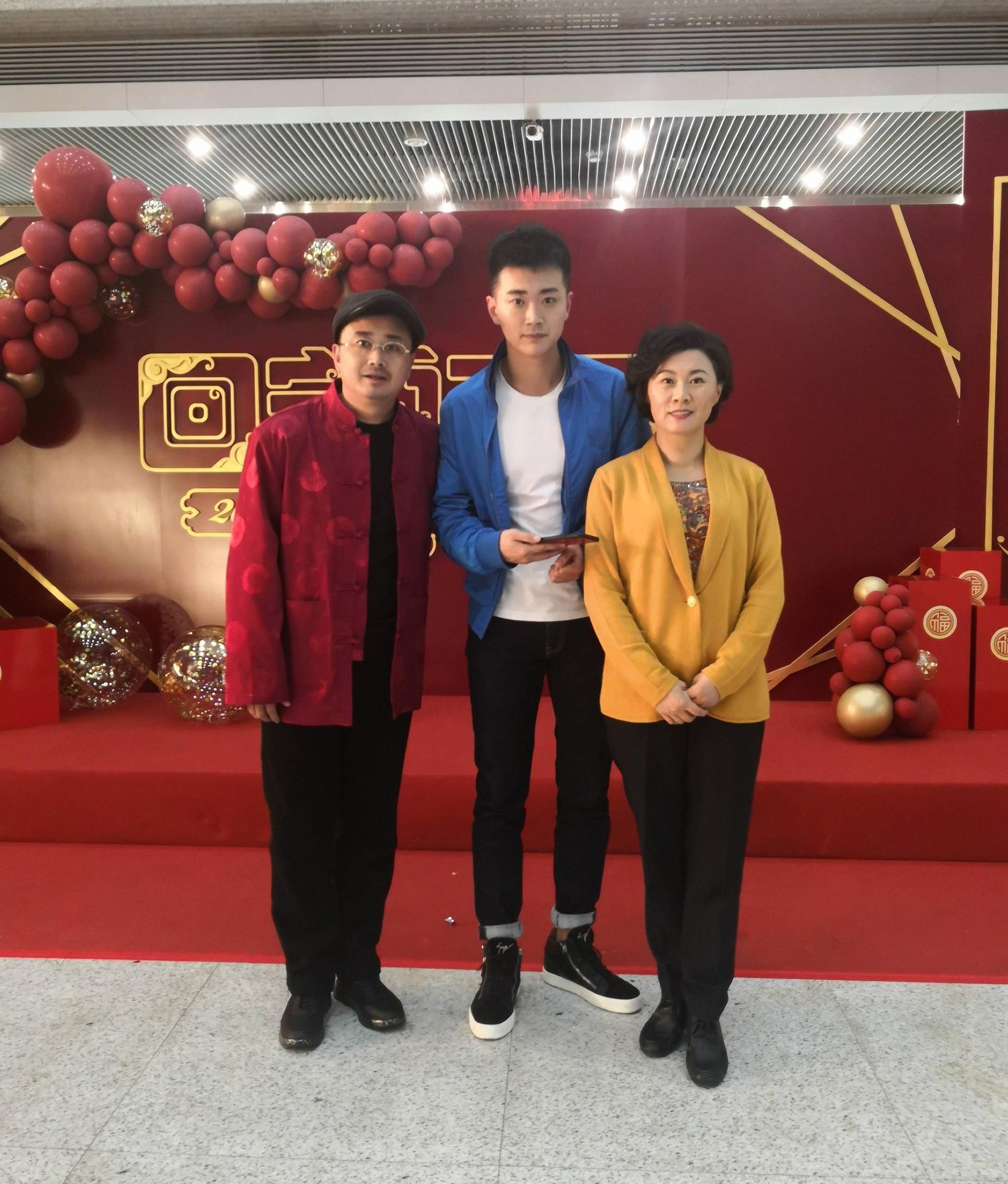 观众最早得知赵海燕和闫光明是夫妻都有些惊讶,因为他们两人在《乡村
