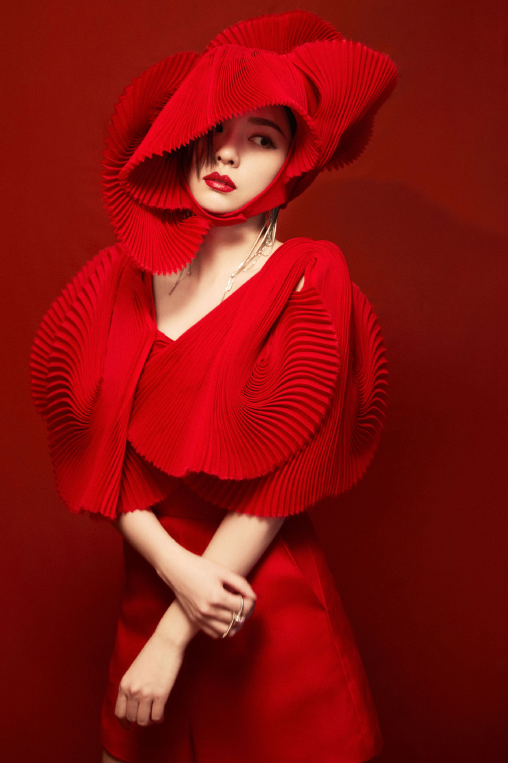 张靓颖 红色折纸风礼服,优雅高贵