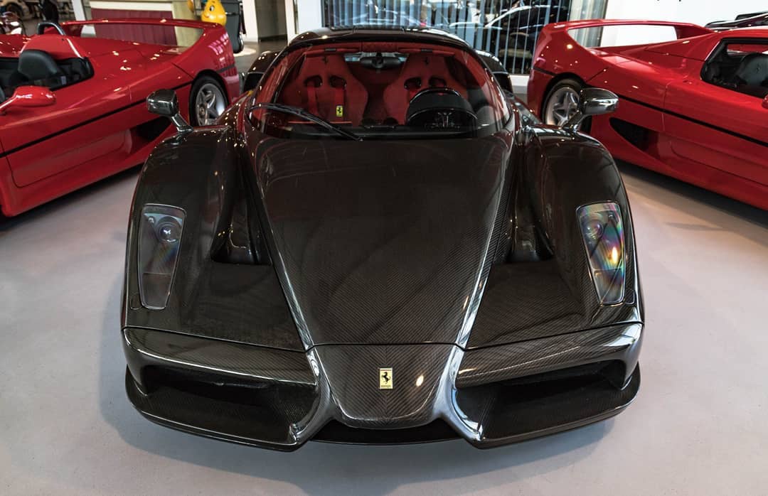 法拉利恩佐实车 简洁硬朗的造型