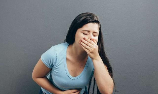 更年期是女性煎熬期,提醒:做到这4点,病痛不来扰