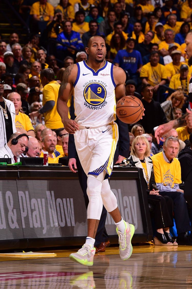 36岁伊戈达拉1500万,同年龄韦德只值147万,莱利这账咋算的?