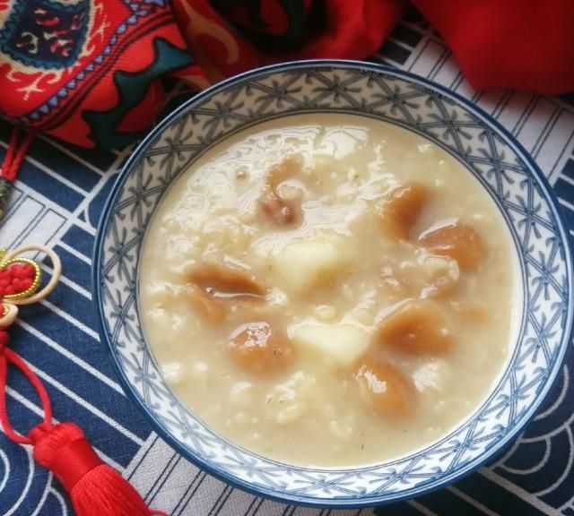 山药桂圆燕麦粥,营养丰富,香甜滑润