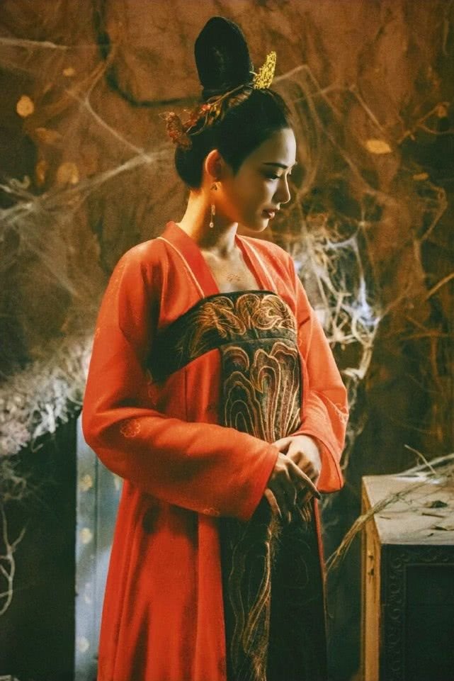 女神彭小苒古装太美,这两个角色,惊艳程度不输小枫