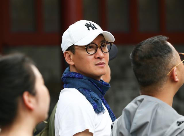 李文亮医生病逝后周杰捐特供珍品大米2万斤告慰医务人员凯旋