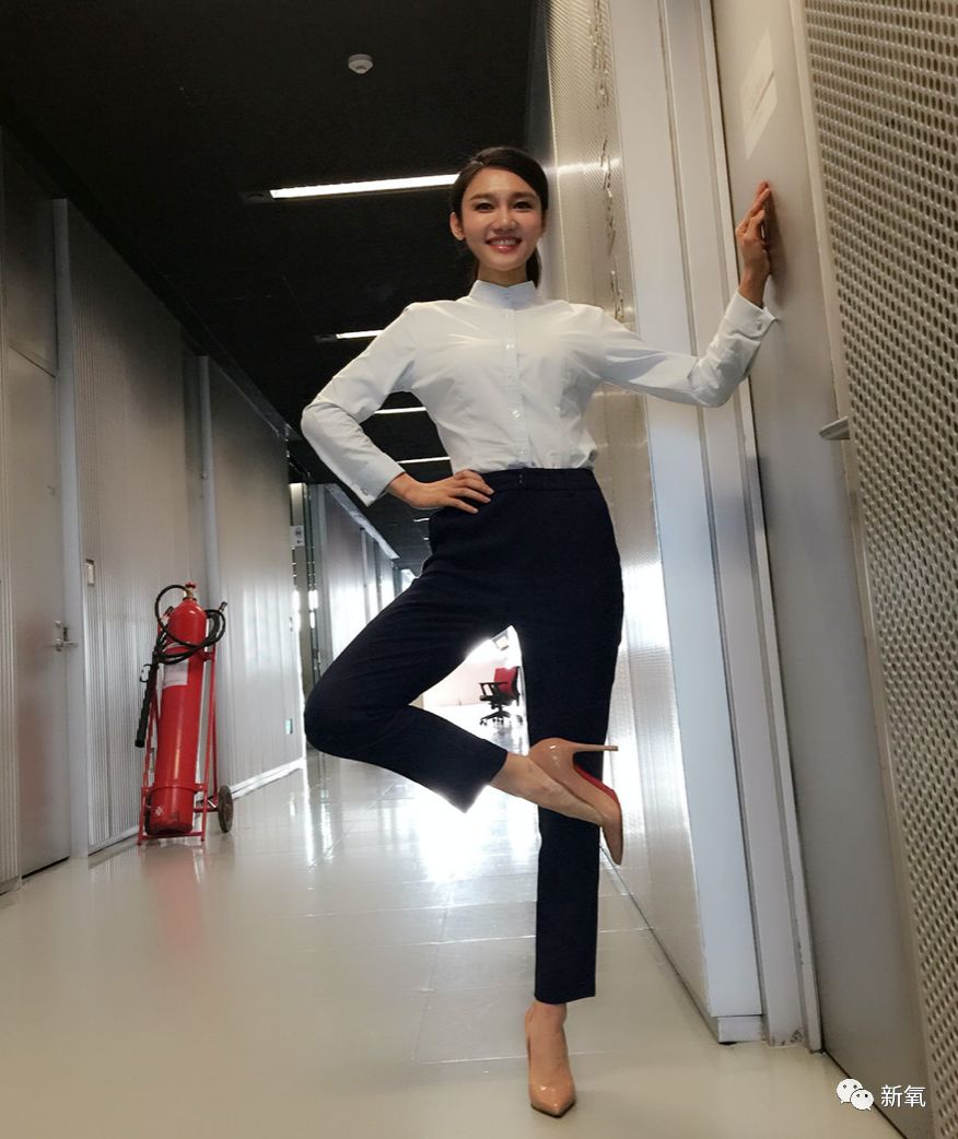 央视要打造第二个董卿了连整形变美的路子都太像