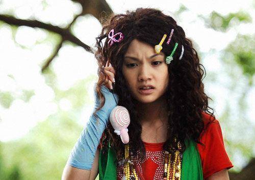 杨丞琳剧名:《不良笑花》;被毁角色:蒋小花.