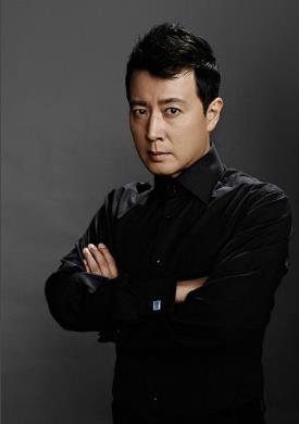 他在中国国家话剧院任职,出道以来演戏无数,是可塑性极强的演员