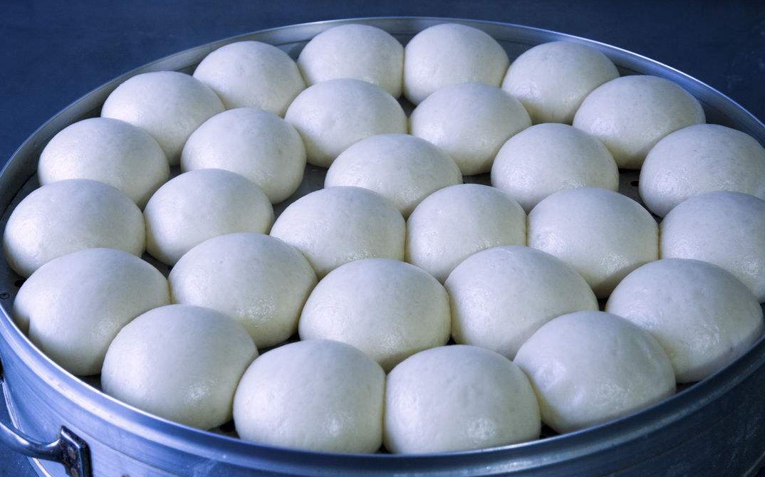 蒸馒头时,切记不要直接蒸,多发酵一次,馒头更松软,又白又甜