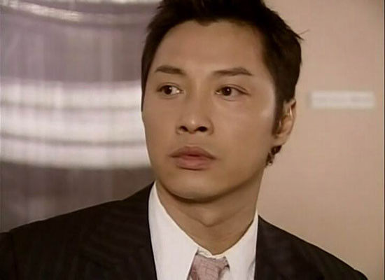 谭耀文出道的时间很早,最开始的时候他的身份并不是一个演员,而是一个