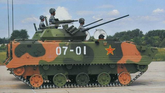 世界上第二种能载人空投的装甲战车已成为中国空降兵的主力配置