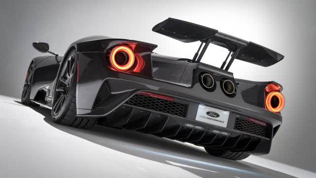 来自“全碳纤维”的诱惑，福特GT升级为赛道王者
