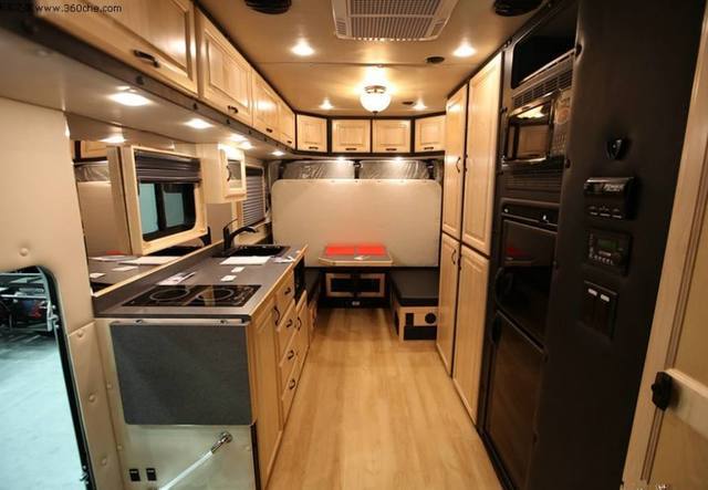 美国卡车司机,月薪8000美金,年休3个月,一年买房买车!