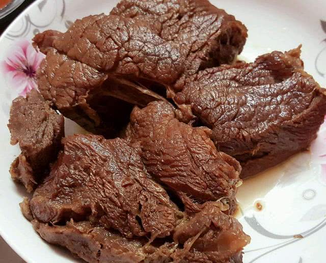 做酱牛肉记住2个小细节牛肉嫩熟不烂酱香浓郁比买的好吃