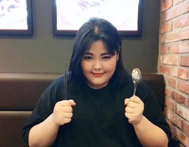 胖胖的女生不健康人们并不知道胖女孩所具备的众多优点