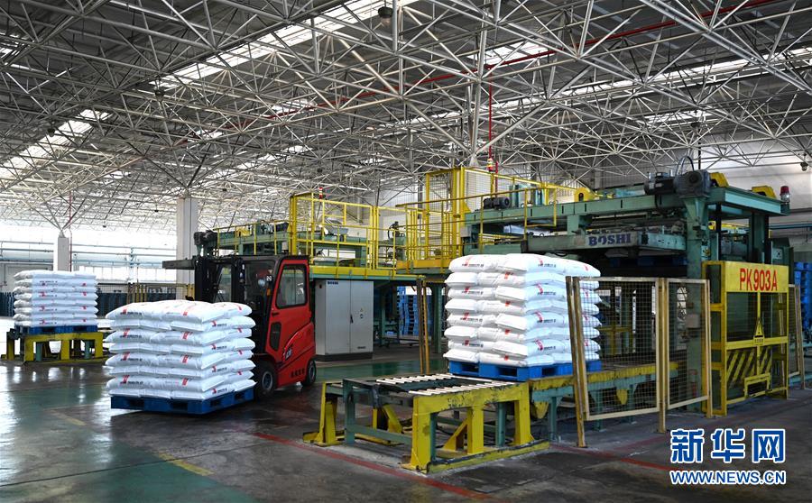 呼和浩特石化:加班加点生产无纺布原料