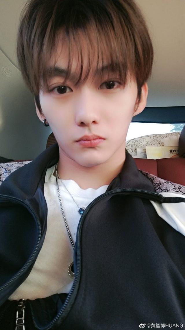 乐华娱乐艺人黄智博以卖口罩诈骗被抓疑似与范丞丞师出同门