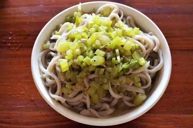 才下舌尖,又上心头,一碗敖汉拨面让你回味无穷