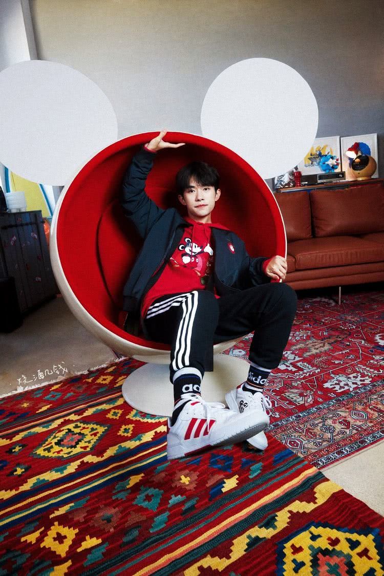 易烊千玺教你如何穿好阿迪运动装的搭配也有技巧全是干货