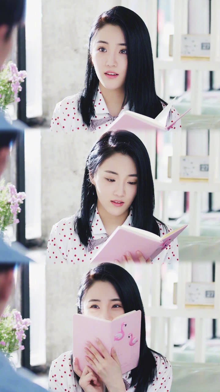 《我只喜欢你》这部剧中,很多观众都说出演于苗苗的女演员长得很好看