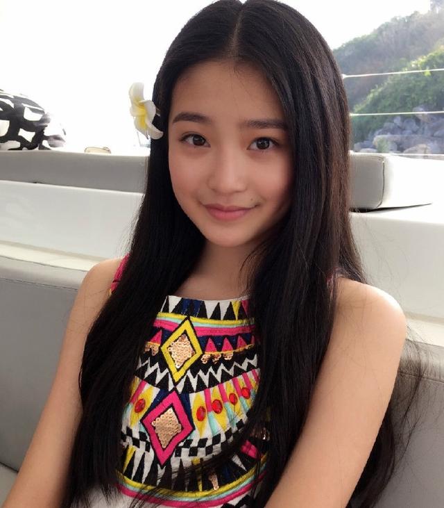 00后的柴蔚越来越像林青霞了,还因"小林青霞"的称号上了热搜