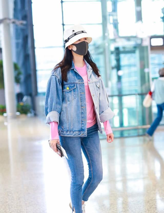 爱情公寓"胡一菲"教你在家运动,穿t恤配短裤,搭配简约又时髦