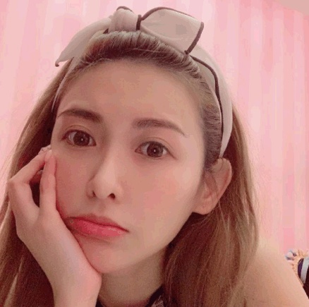 扮演小芙蝶的演员叫简恺乐,可能有很多人会感到陌生,但是她出道也有