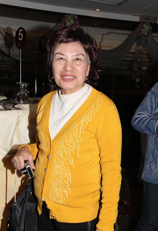 80岁tvb绿叶余慕莲一个口罩戴两日拒受赠,长年独居乐观面对生死