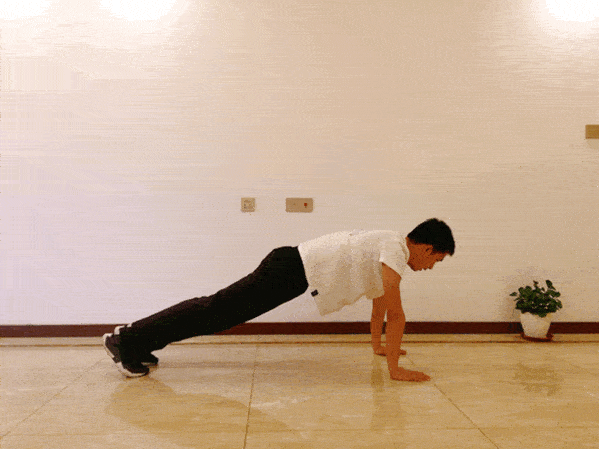 宅家健身操,由吉林一中体育老师录制