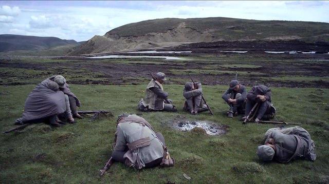 长征中的行军锅,炊事班7人背,一个个倒下,走出草地只剩司务长我实在是