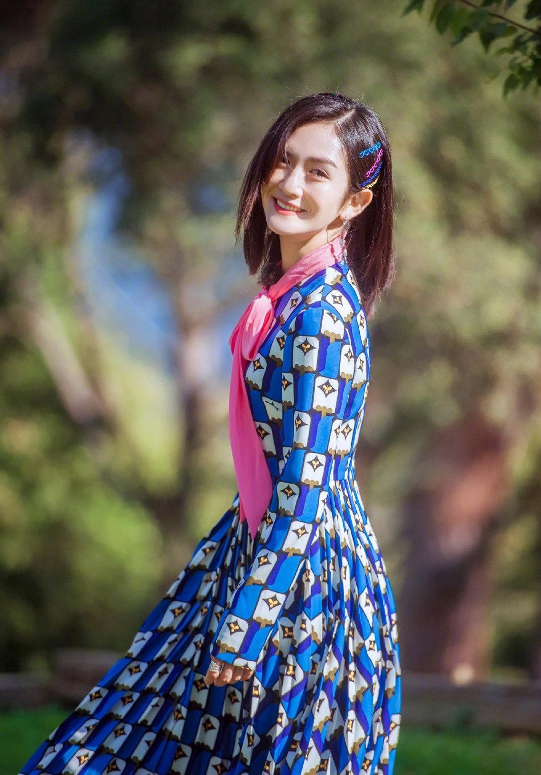 《妻子3》浪漫收官,谢娜晒旅游照私服穿搭曝光,素颜下皮肤真好