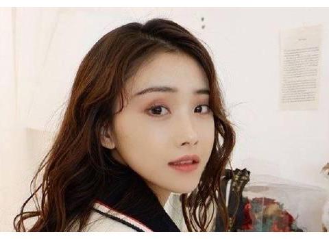 王嵛原名 揭其家境背景王嵛与父母合照妈妈年轻又漂亮|白蛇传|隐形的翅膀|幻城|牡丹江|白发_新浪新闻