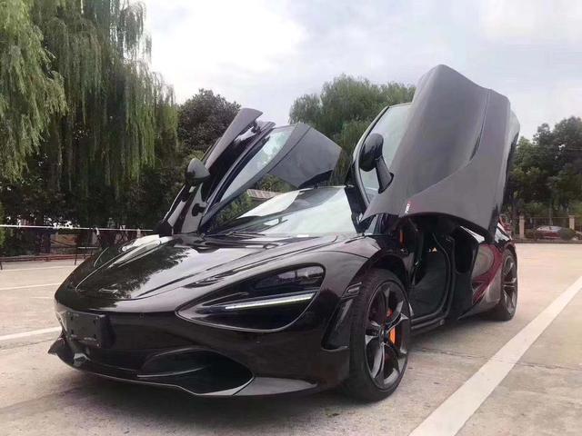 实拍迈凯伦720s仅售177万,炫酷至极,暴力美学在它身上完美演绎