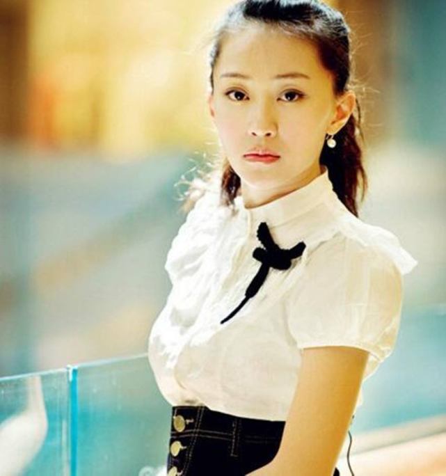 《乡村爱情12》中的美女,嫁给小3岁演员,如今34岁婚姻很幸福|蒋依杉