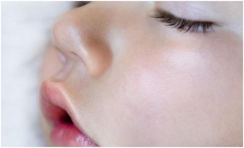 孩子这两处一旦发青,最好检查一下脾胃,积食可能已找上门