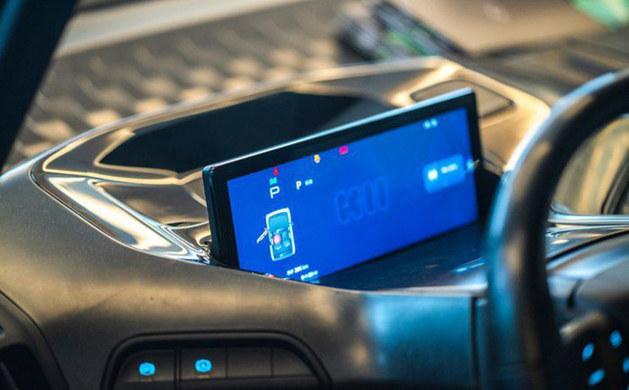 新宝骏E300内饰图曝光，使用华为HiCar智慧互联系统，科技感爆表