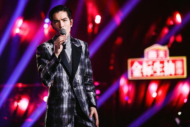 萧敬腾演绎热门歌曲《那女孩对我说》萧式深情打动全场