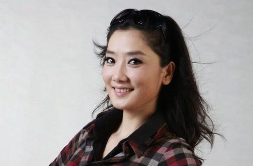 如果一直这样下去,在鄂尔多斯嫁人,相夫教子,其实也不错,但是玲花本身