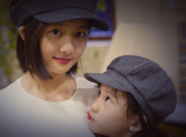 孙莉两女儿长大啦以为黄忆慈够出众不料妹妹颜值青出于蓝