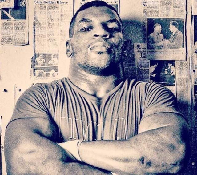 看完泰森的脖子,再看李小龙的脖子