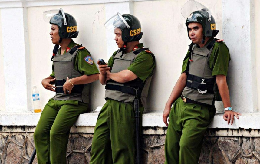 越南的警察队伍,每隔几年时间,为何就会进行大规模打黑?