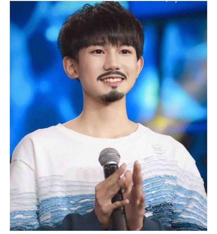 高颜值男星留胡须:胡歌变文艺,千玺更有男人味,陈伟霆更帅气|胡子|小