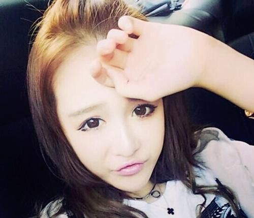 赵本山两儿两女,小女儿爱直播最不让省心|赵一涵|赵本山|葛淑珍_新浪