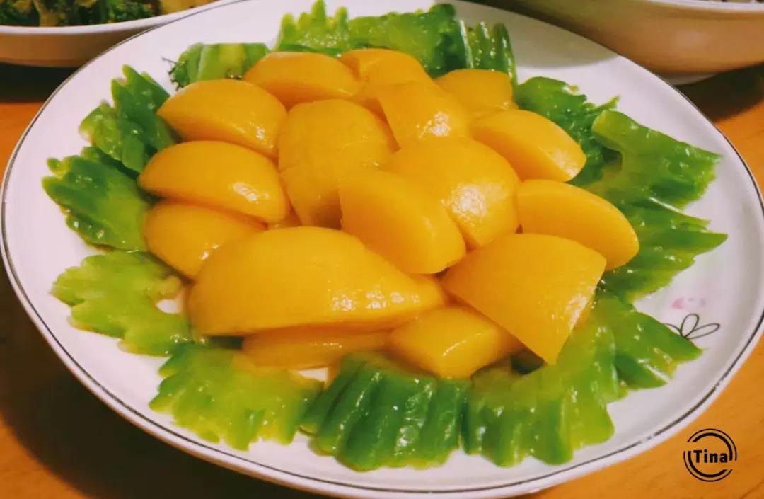别说,摆盘还挺好看,清奇的黑暗料理,我真的爆笑爸爸看我只吃黄桃,不吃