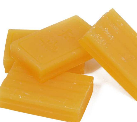 生活中常见的肥皂,不仅有洗涤的功效,还有不少妙用小窍门